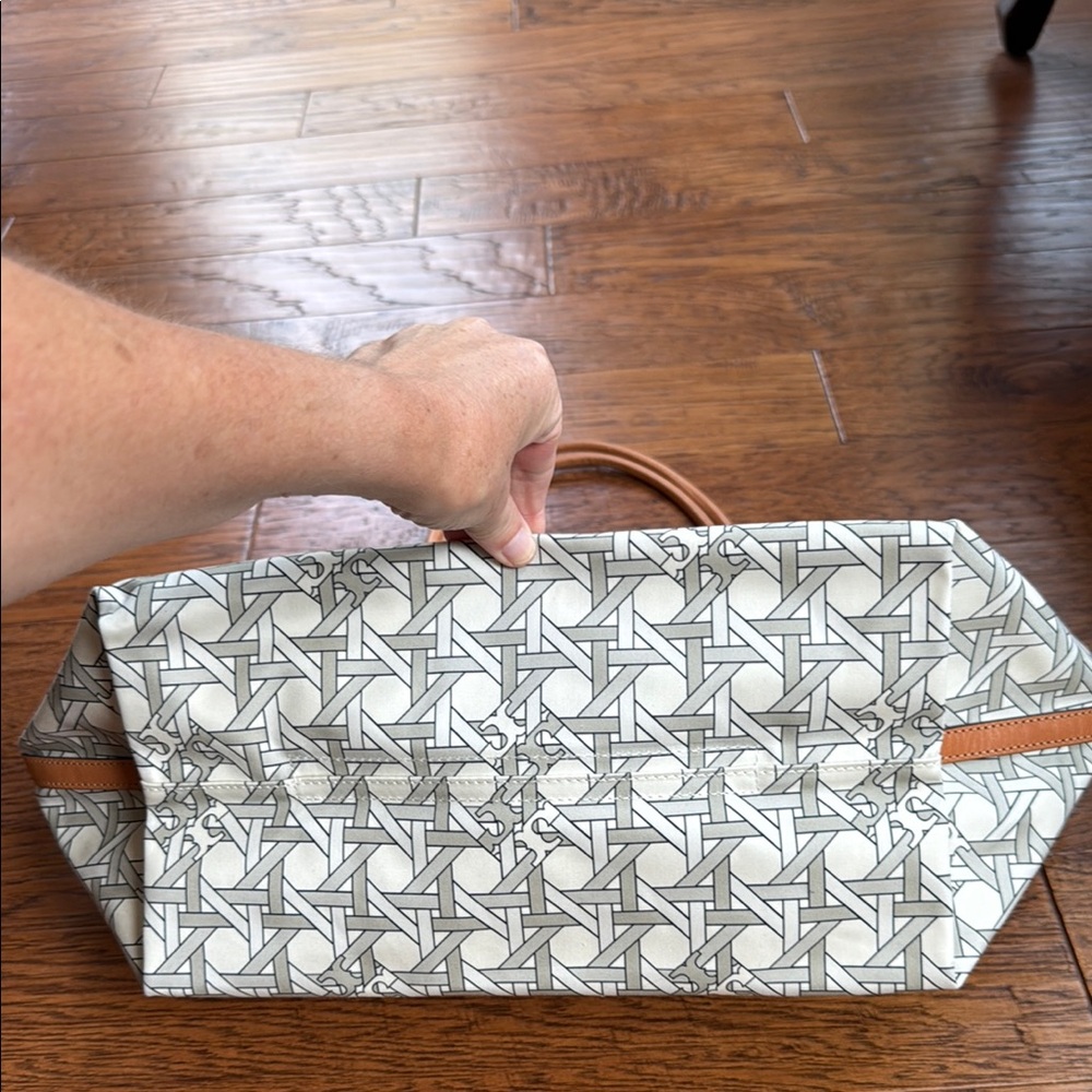 Tory Burch Basket Weave Canvas Tote NWT - Picture 5 of 13